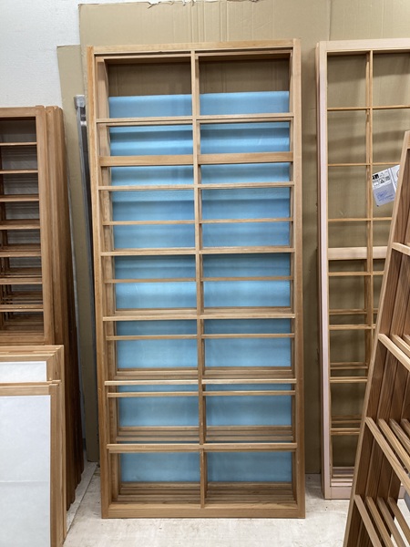 藤岡市中栗須の障子紙をはがした様子